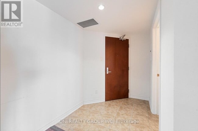 Building Photo - 234-234 Rideau St