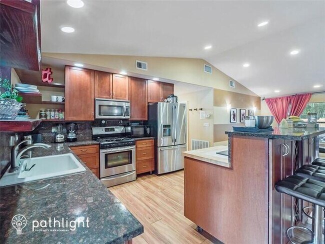 Building Photo - 622 Lakespur Lane