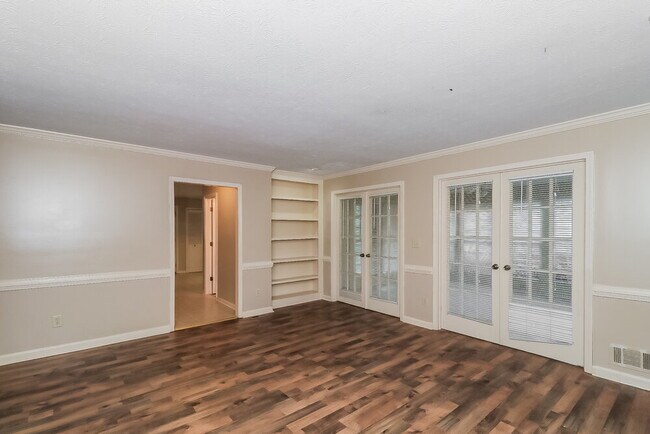 Building Photo - 2481 Meadowglen Trail