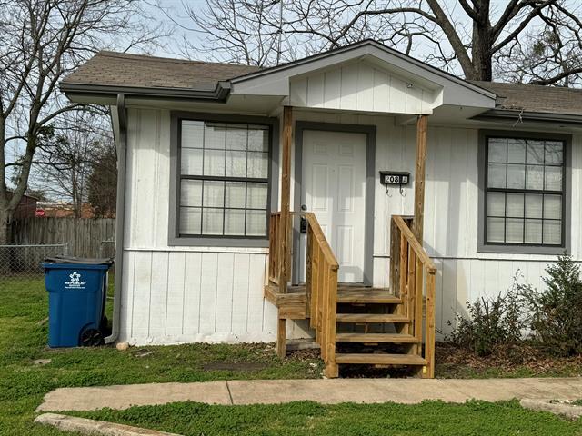 Building Photo - 208 S Dallas St