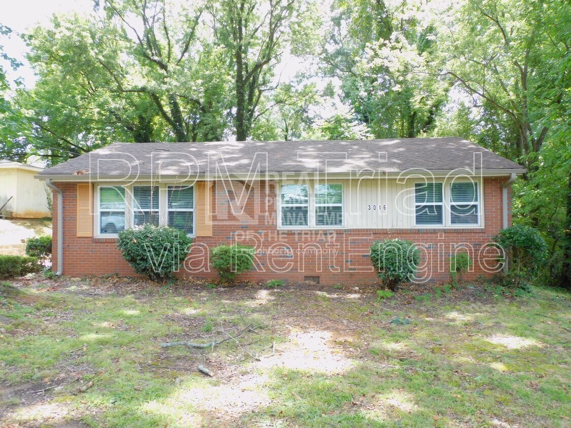 Primary Photo - 3016 Myra St