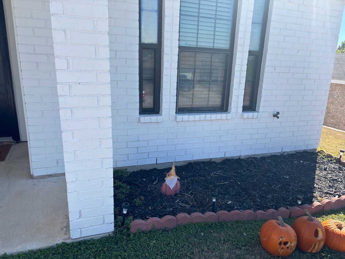 Foto principal - 1103 Travis Cir