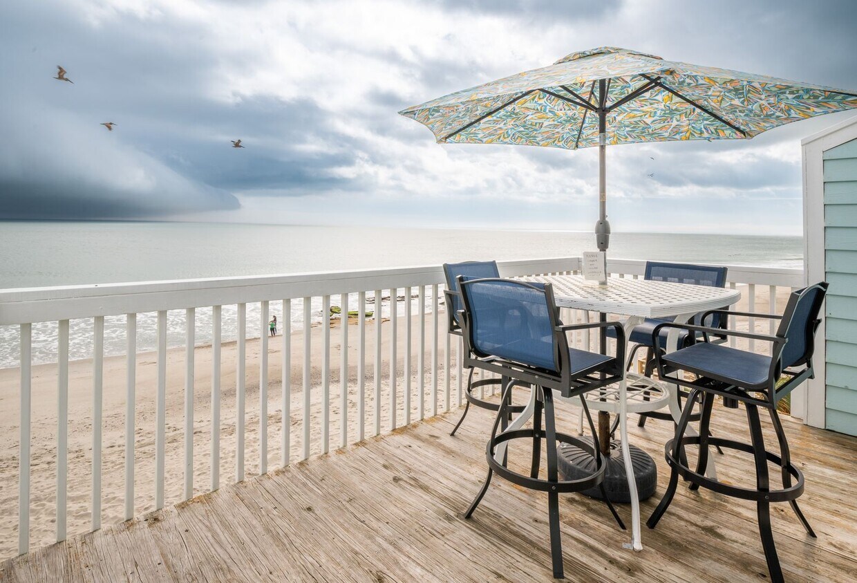 Primary Photo - SHORT TERM RENTAL ONLY Spend Winter Oceanf...