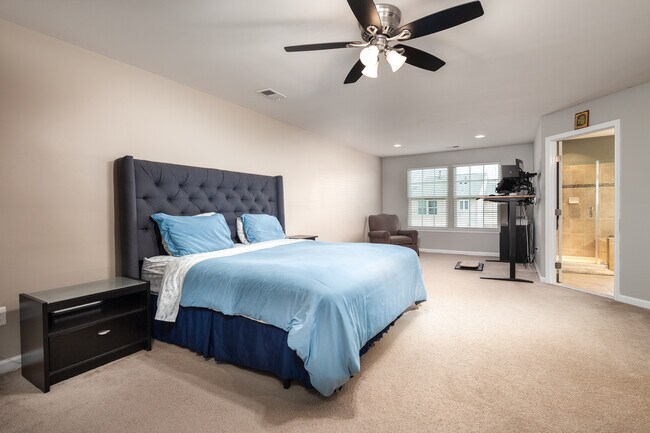 Foto del edificio - 42148 Sandown Park Terrace