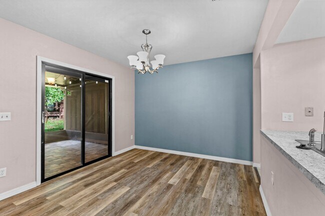 Foto del edificio - Private 2 bedroom 2 bath Condo on a Cul-de...