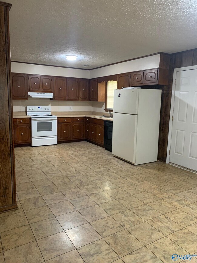 Foto del edificio - 18256 Edgewood Rd