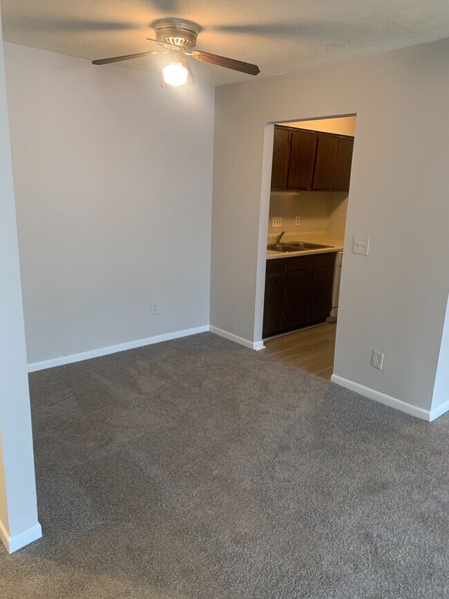 Building Photo - Modern Conveniences & Entertainment, All W...
