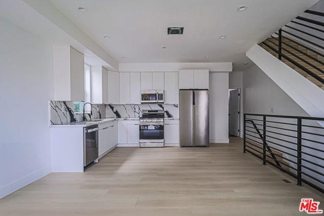 Foto del edificio - 11810 Gilmore St