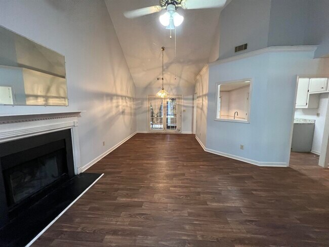 Building Photo - 15 Fairhaven Ct