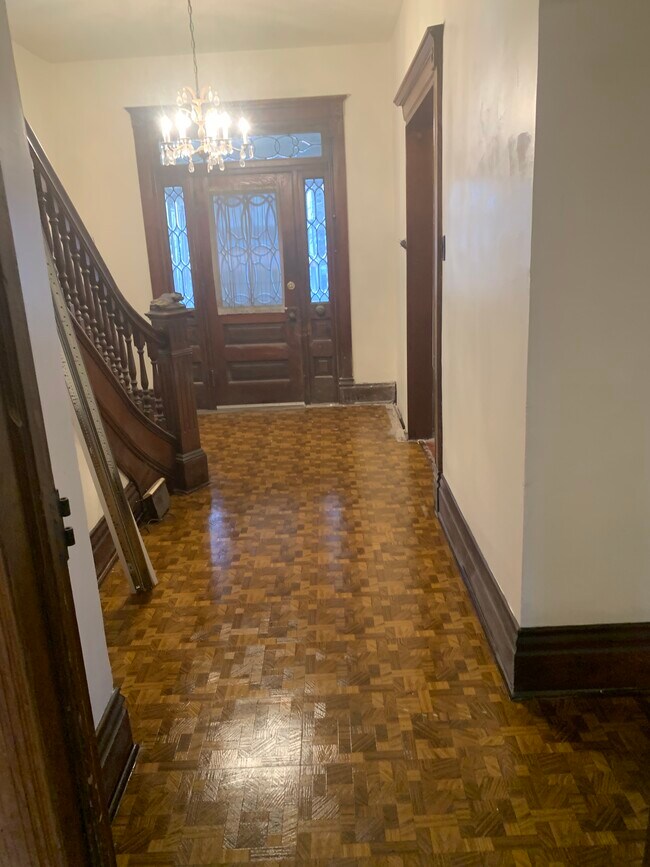 Foto del edificio - 128 H St