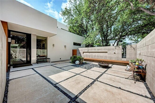 Foto del edificio - 2505 Stratford Dr