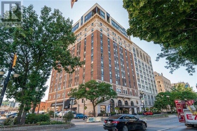 Building Photo - 112 King St E