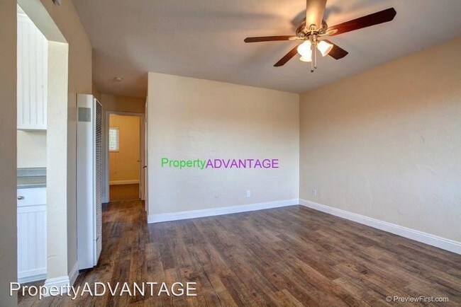 Foto del edificio - 4365-4369 Rosebud Ln