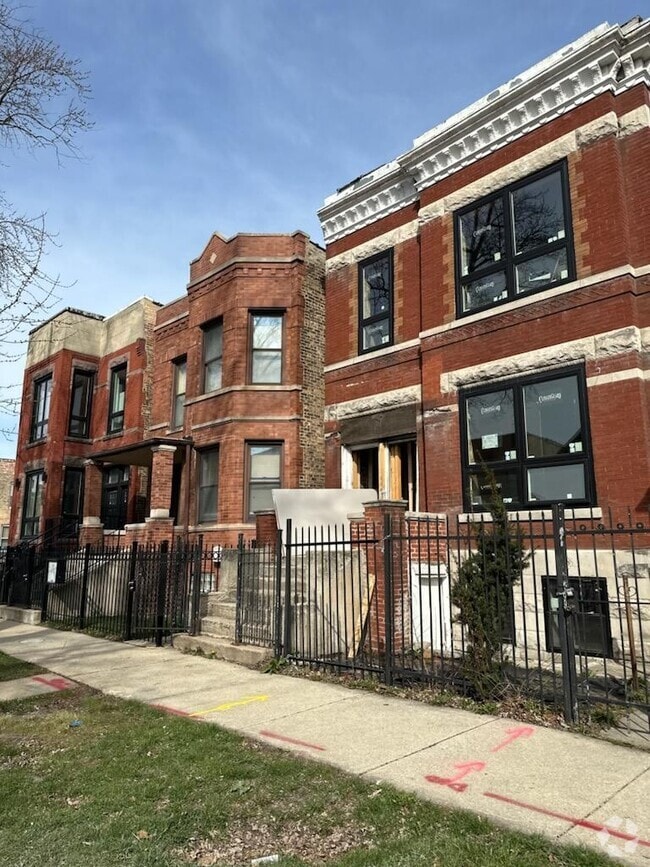 Building Photo - 3452 W Walnut St