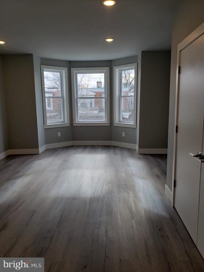 Foto del edificio - 5333 Catharine St
