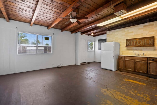 Building Photo - 3120 N Romero Rd