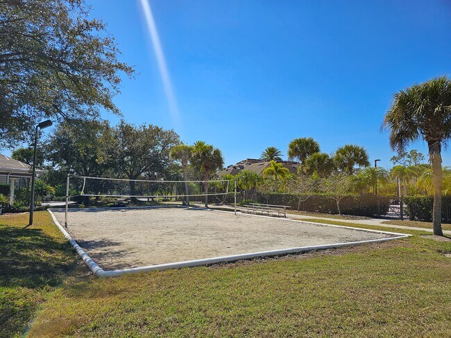 Nuestra área de voleibol compartida - 8923 Manor Loop