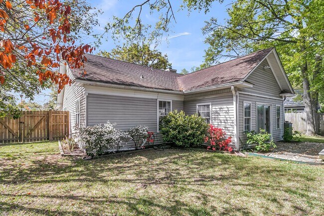 Foto del edificio - Charming 3 Bedroom, 2 Bath Home off of Longpoint in Mount Pleasant!