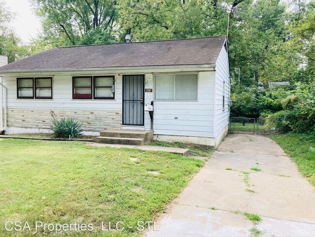 Building Photo - 3 br, 1 bath House - 420 Caithness Rd VA-031