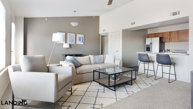 Building Photo - 701 W 101st Pl S