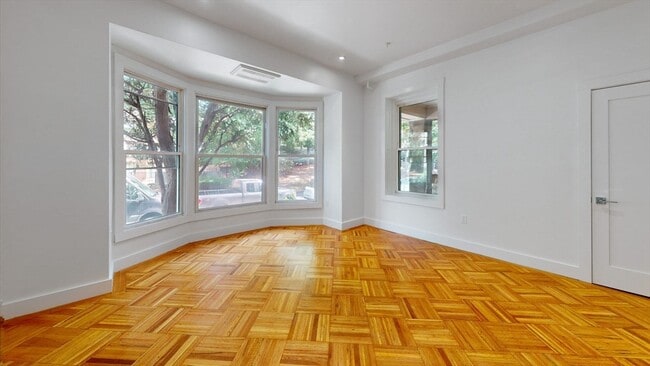 Building Photo - 21 Regent Cir