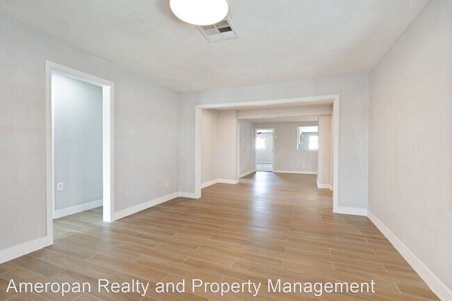 Foto del edificio - 5 br, 2 bath House - 1204 I St