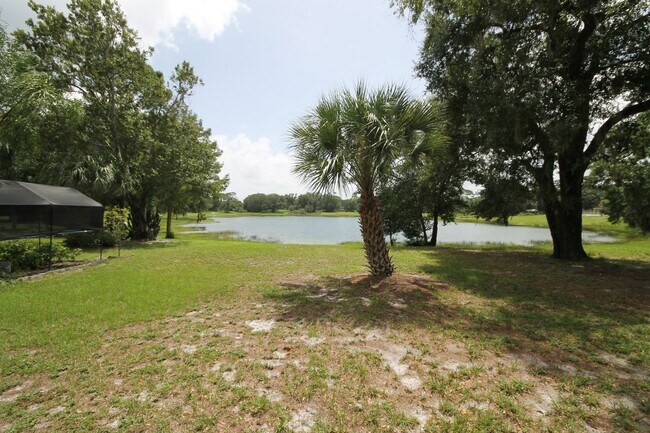 Building Photo - Lovely 2 Bedroom/ 2 Bath with BONUS Room!