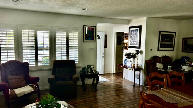 Photo - 11619 Wilkie Ave House