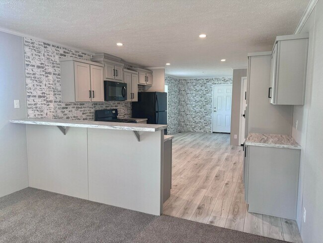 Foto del edificio - 17060 Canterbury Cir