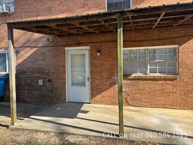 Foto del edificio - 2826 Idlewild Blvd NE