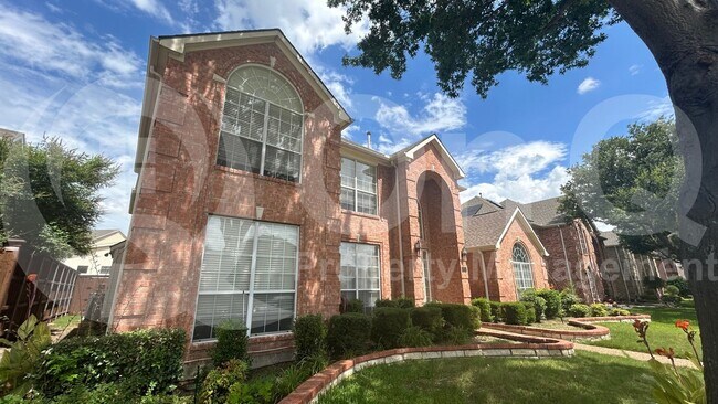 Building Photo - 3112 Chippenham Dr