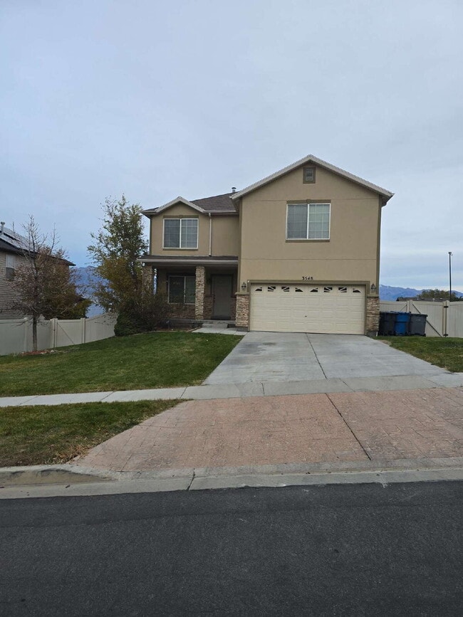 Building Photo - "Single Family Home with Incredible View!"