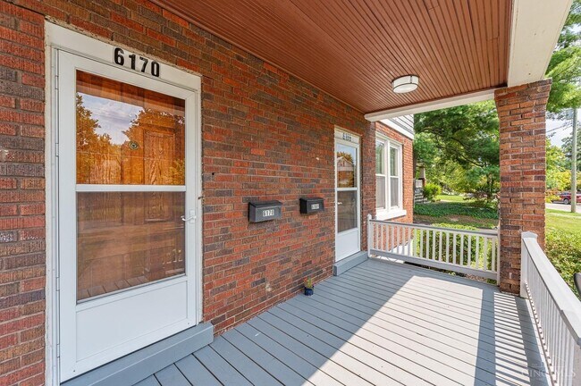 Building Photo - Grand Vista 6166-6170