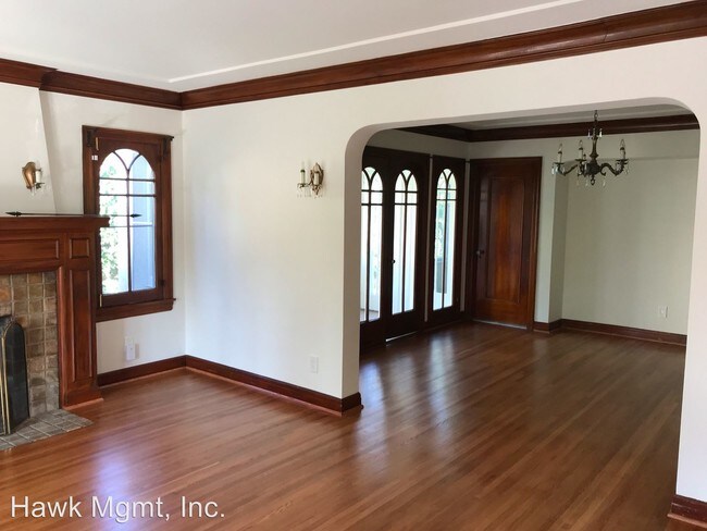 Building Photo - 4 br, 2 bath House - 614 N. Curtis Ave.