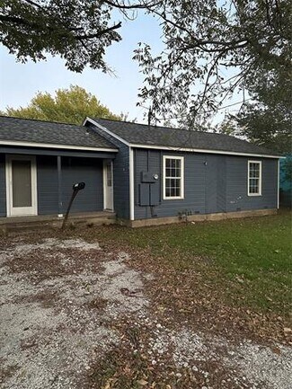 Building Photo - 140 Lopez St