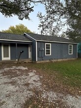 Building Photo - 140 Lopez St