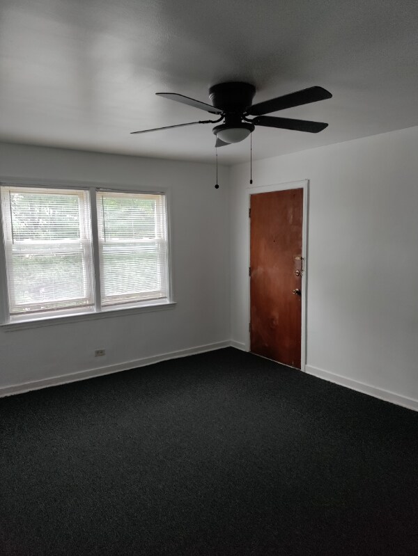 Building Photo - 8059 S Rhodes Ave