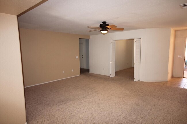 Building Photo - 2423 E Winged Foot Dr