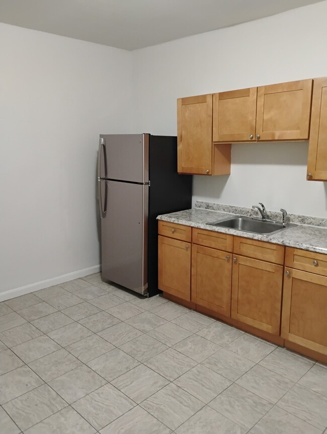 kitchen - 3 Worcester St