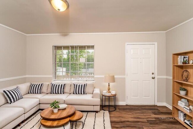 Foto del edificio - 1328 Oak Terrace