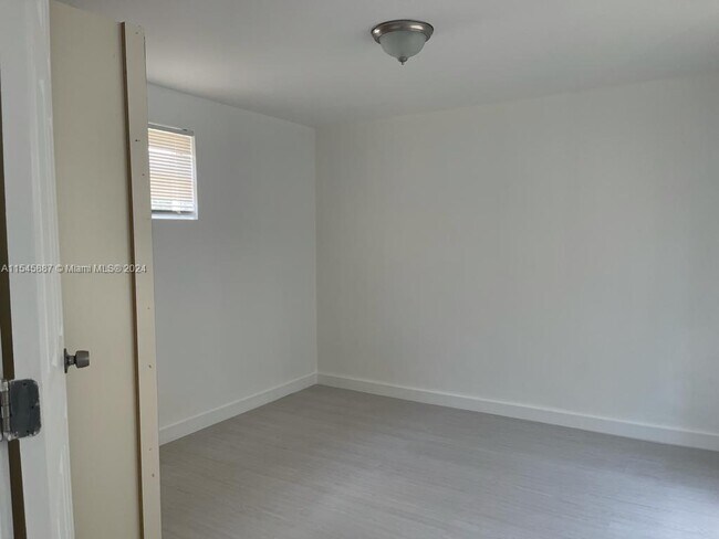 Building Photo - 5800 Taylor St