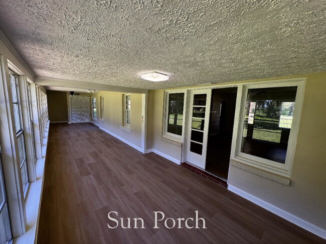 Building Photo - 200 Chestnut St