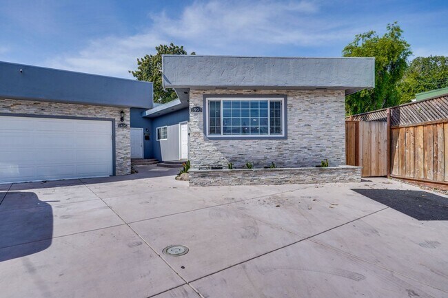 Building Photo - Excellent 2 Bed 1 Bath Home in Santa Clara!