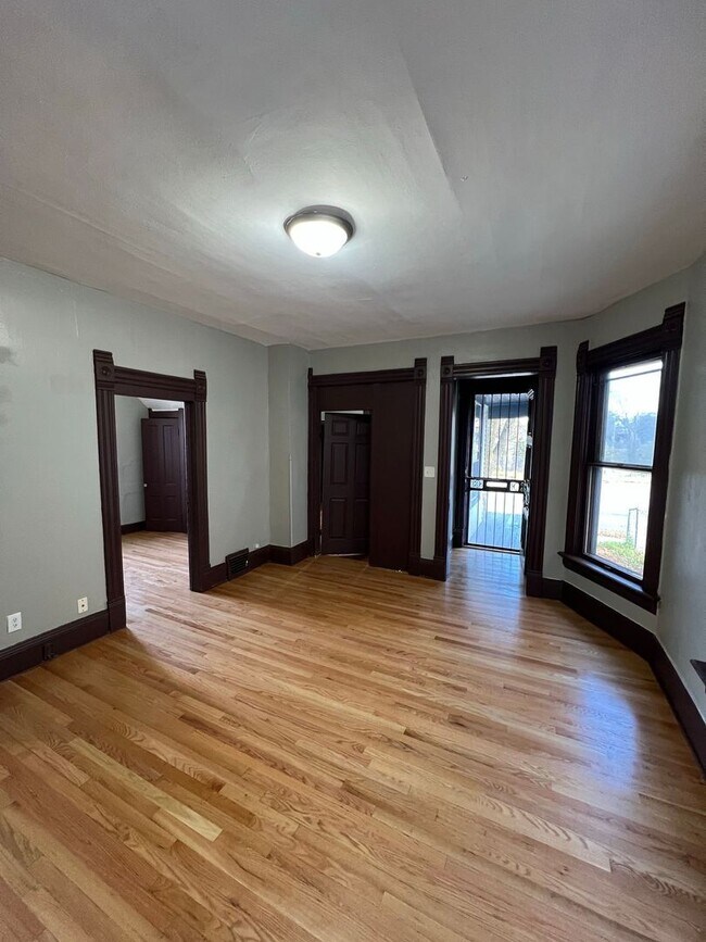 Foto del edificio - 2945-2947 N. 8th St. (ACE PROPERTY)