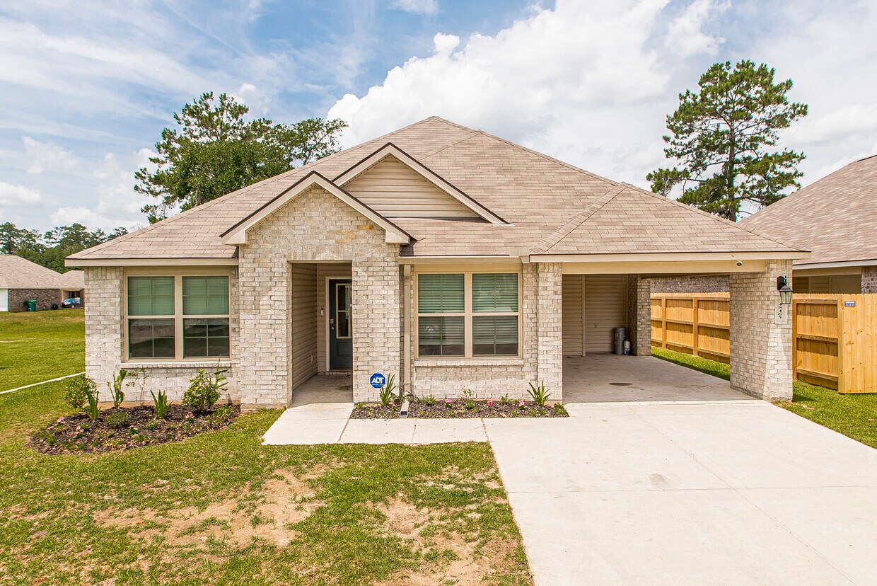 Front of the house - 48465 Red Fox Dr