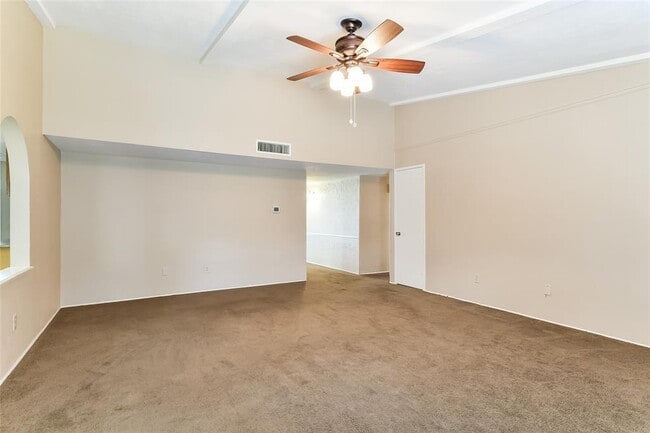 Building Photo - 5514 Edgebrook Forest Dr