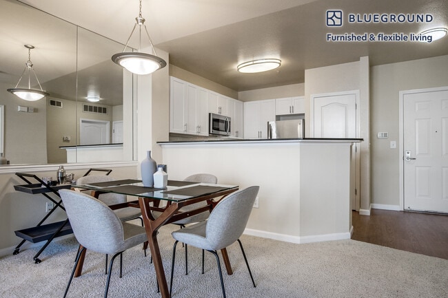 Foto del edificio - 1025 Park Pl