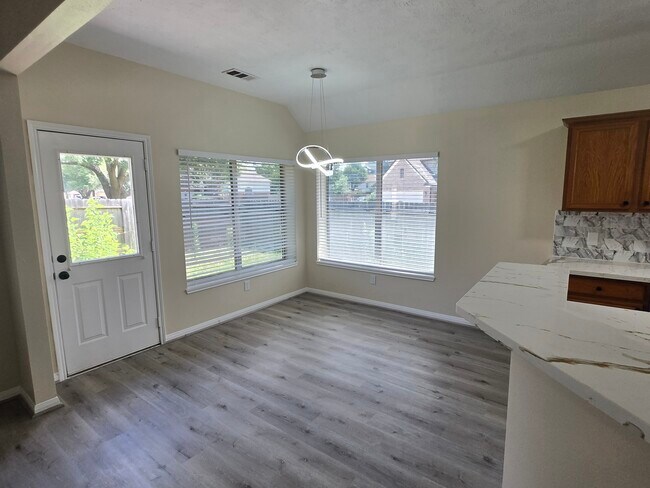 Building Photo - 1806 Laurel Bay Dr