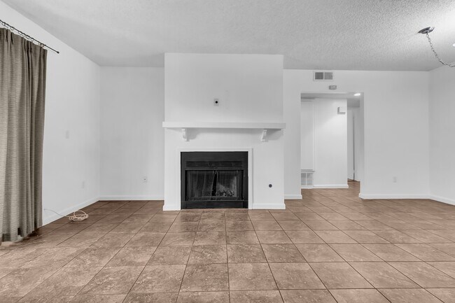 Foto del edificio - 574 Derby Rd