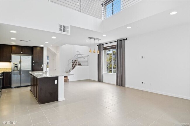 Foto del edificio - 2 br, 2.5 bath Condo - 555 Rockefeller
